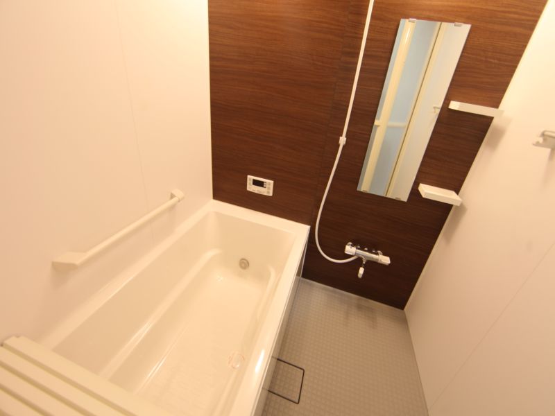 バス・シャワールーム　バスルーム追い焚き機能あり