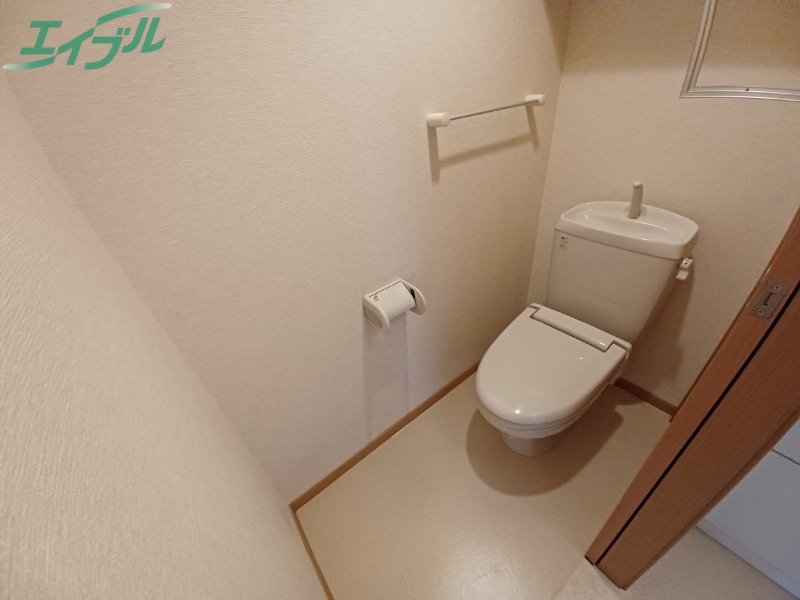 トイレ　同型参考写真