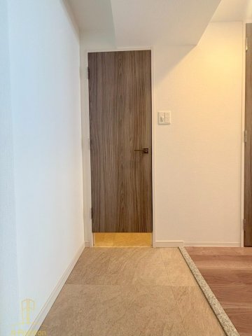 玄関　Metrosa谷町六丁目South