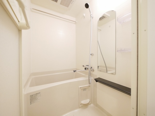 バス・シャワールーム　ゆったり過ごせるお風呂です