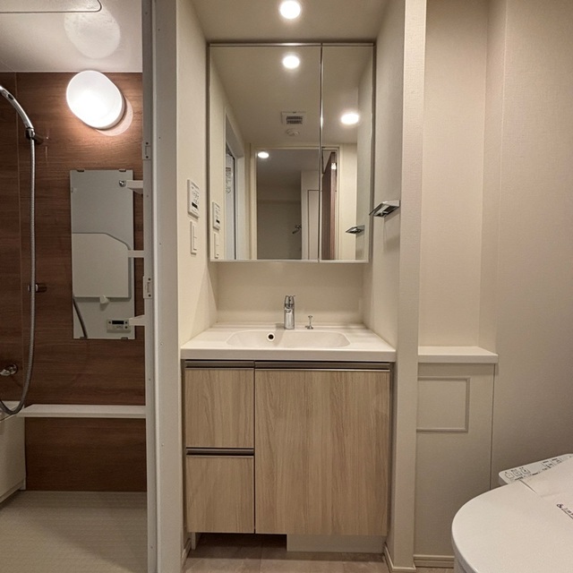 洗面設備　※写真は同タイプ住戸です。