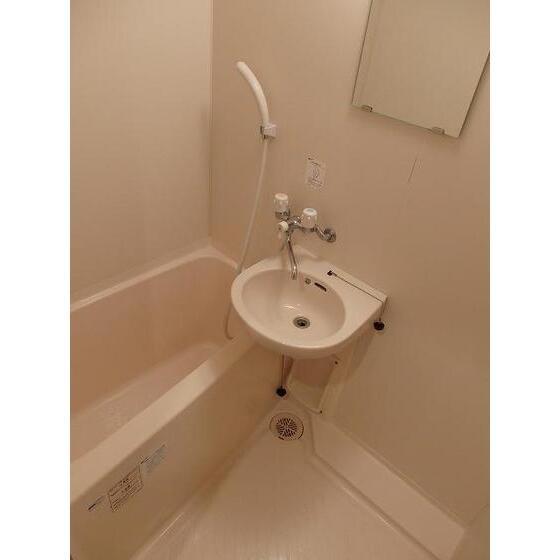 バス・シャワールーム　?