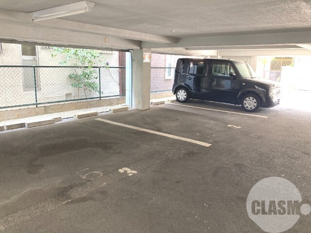 駐車場　敷地内駐車場