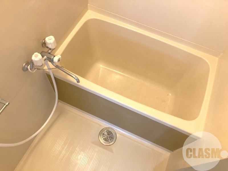 バス・シャワールーム　キレイにリフォームされています♪