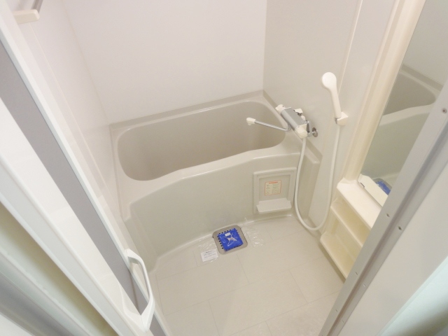 バス・シャワールーム　同物件別号室の写真です。