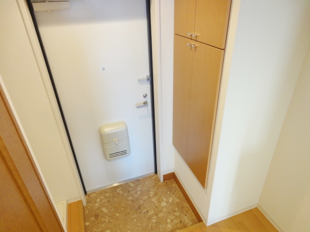 玄関　同物件別号室の写真です。