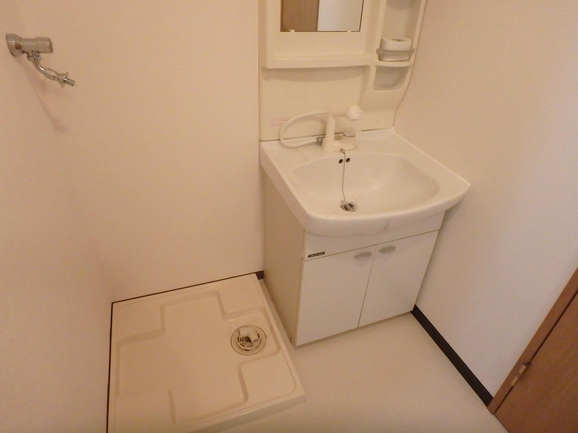 洗面設備　別部屋参考写真です