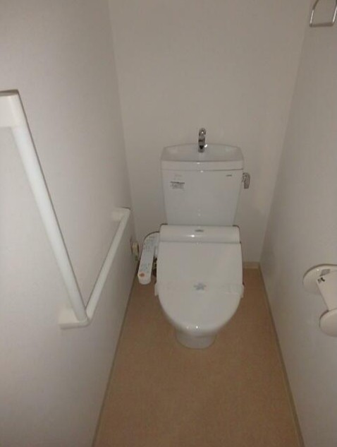 トイレ　※別部屋の参考写真です。