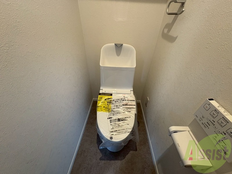トイレ　こちらはトイレになります。ウォシュレット機能付です。