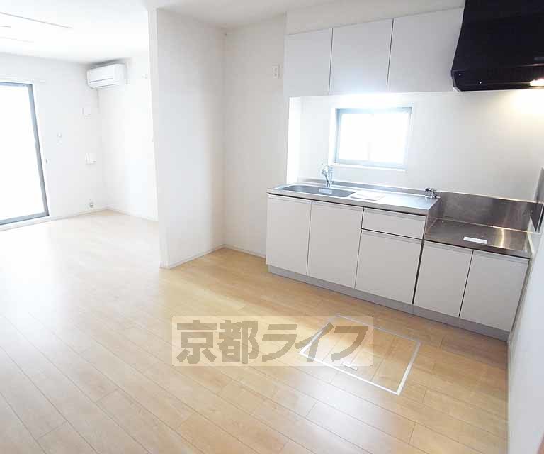居室・リビング　とても綺麗で広いお部屋です。