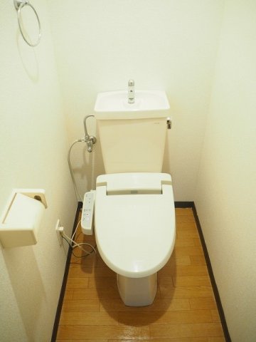 トイレ　清潔感のあるトイレです