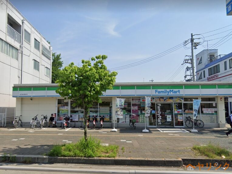 コンビニ　ファミリーマート名古屋浅間町店（コンビニ）まで381m