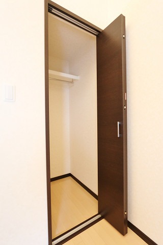 収納　かさばりやすいお洋服もたっぷり収納可能です