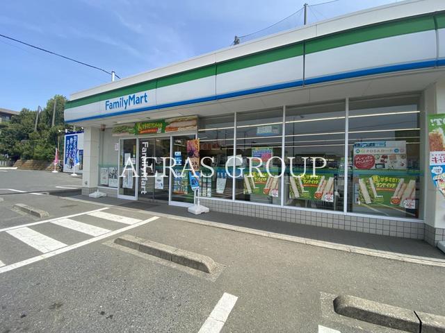 コンビニ　ファミリーマート 深谷中学校前店（コンビニ）まで501m