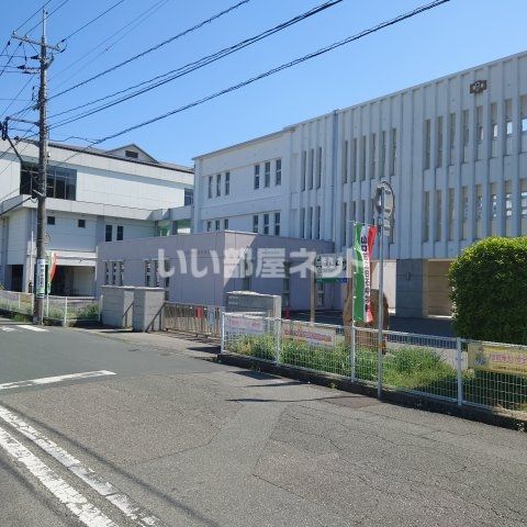 中学校　山口市立白石中学校（中学校）まで833m