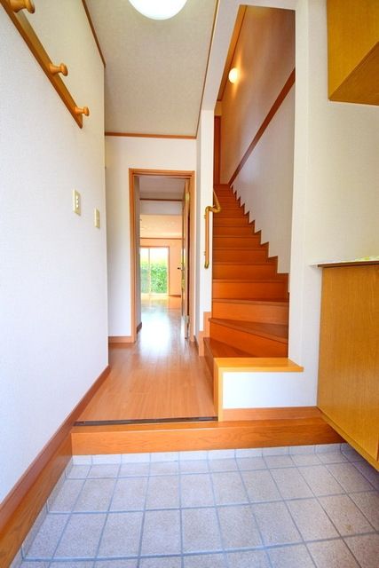 玄関　同タイプの間取り部屋の写真です