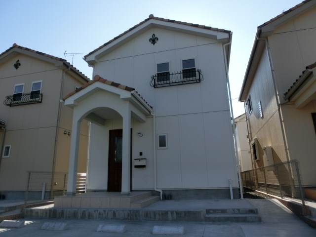 建物外観　※写真は別の棟になります