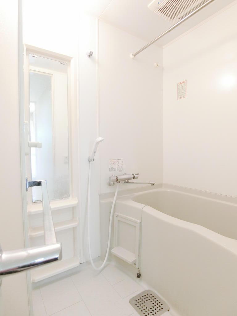 バス・シャワールーム　※別部屋参考写真