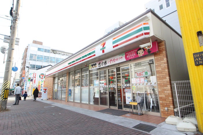 コンビニ　セブンイレブン明石樽屋町東店（コンビニ）まで500m