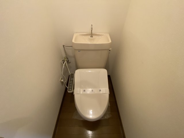 トイレ　清潔感のあるトイレです