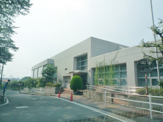 図書館　横浜市立瀬谷図書館（図書館）まで650m