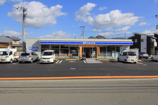 コンビニ　ローソン松山桑原三丁目店（コンビニ）まで631m