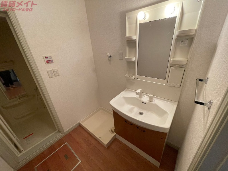 洗面設備　同物件別部屋写真