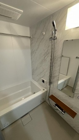バス・シャワールーム　※別部屋参考写真