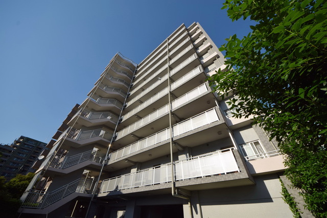 建物外観　～ドドーンっ～