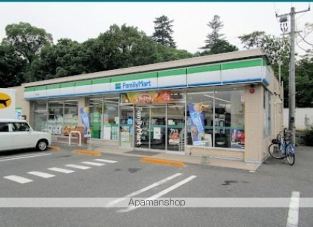 コンビニ　ファミリーマート（コンビニ）まで1000m