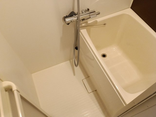 バス・シャワールーム　ゆったり過ごせるお風呂です