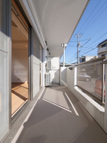 バルコニー　※写真は別の部屋のものです。