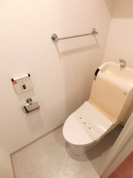 トイレ　コンパクトで使いやすいトイレです