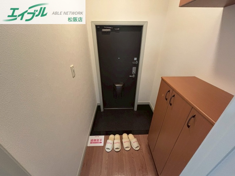 玄関　別部屋反転画像参考