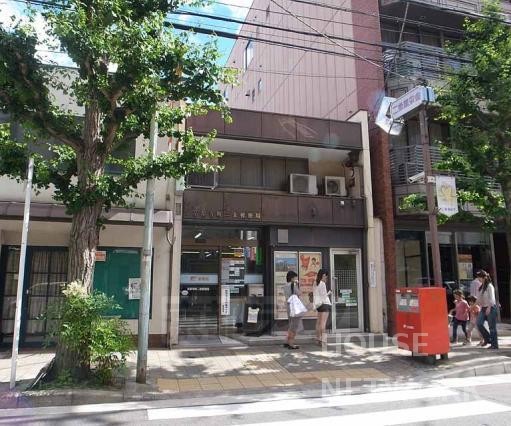 郵便局　京都寺町二条郵便局（郵便局）まで31m