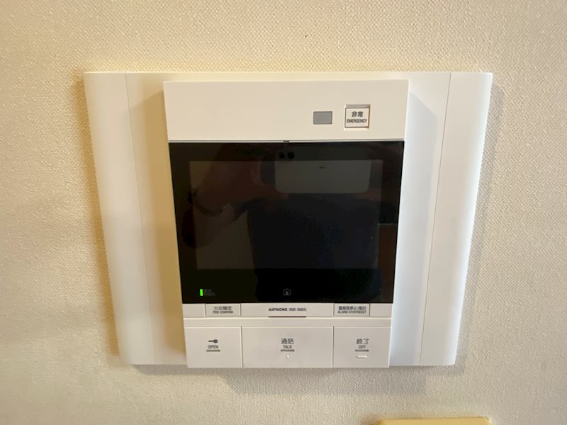 セキュリティ　来訪者の確認ができ安心のモニター付インターホン設置