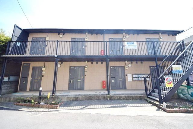 建物外観　★駅まで平坦徒歩４分・商店街も近いです★
