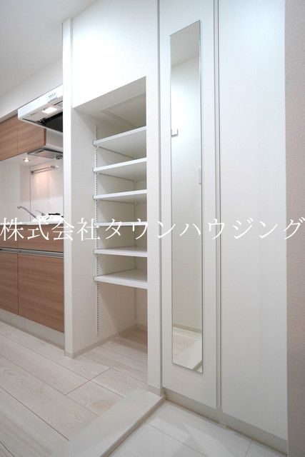 玄関　※写真は同タイプ住戸です。