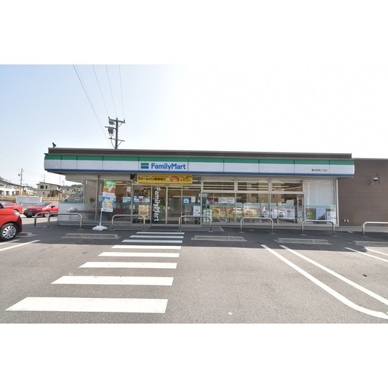 コンビニ　ファミリーマート豊田保見ヶ丘店（コンビニ）まで800m