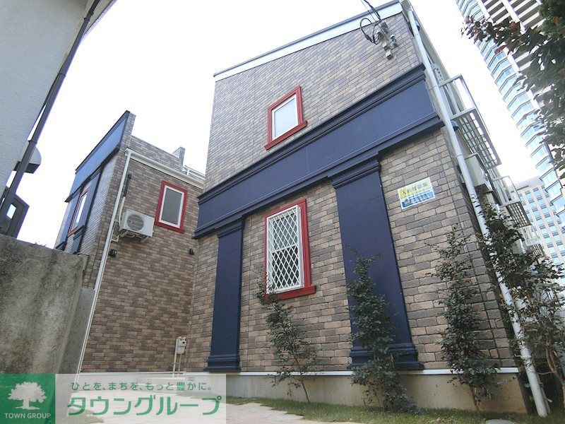 建物外観　重厚感のあるレンガ調のお洒落な外観です！