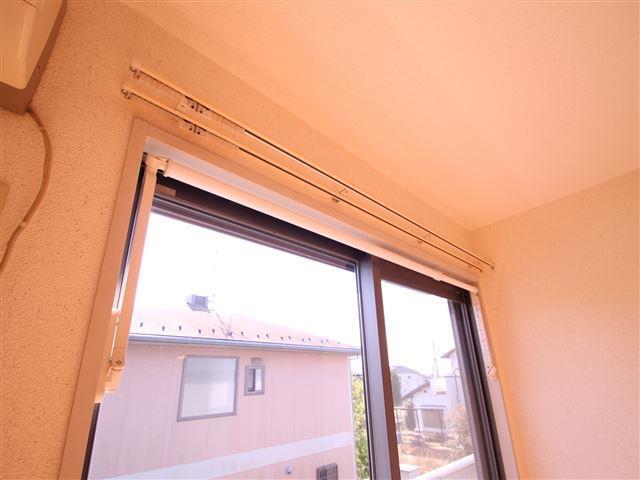 その他設備　便利な室内物干し付き！