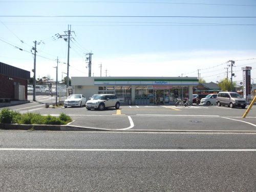 コンビニ　ファミリーマート 富田林小金台店（コンビニ）まで941m
