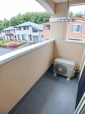 バルコニー　陽当たり良好なバルコニーです