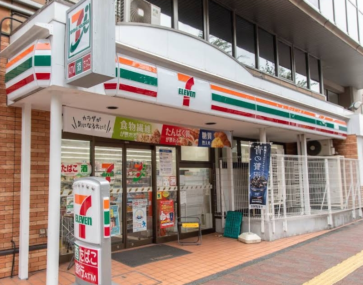 コンビニ　セブンイレブン港区芝浦1丁目店（コンビニ）まで182m