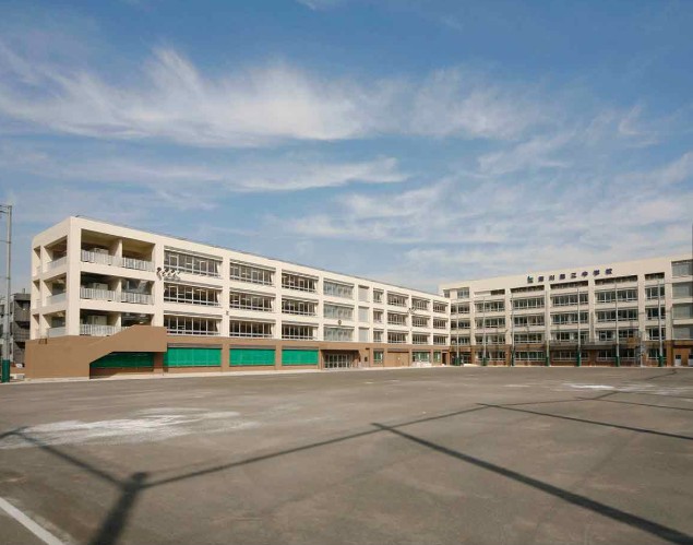 中学校　江東区立深川第三中学校（中学校）まで1198m