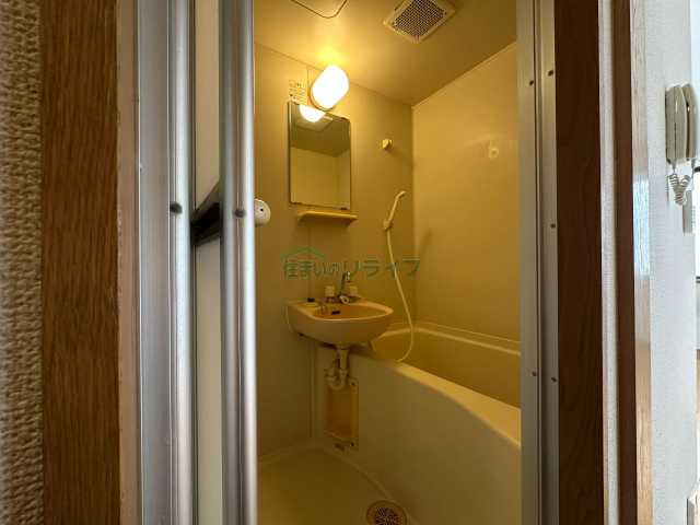 バス・シャワールーム　別部屋同タイプ部屋の参考写真となります。