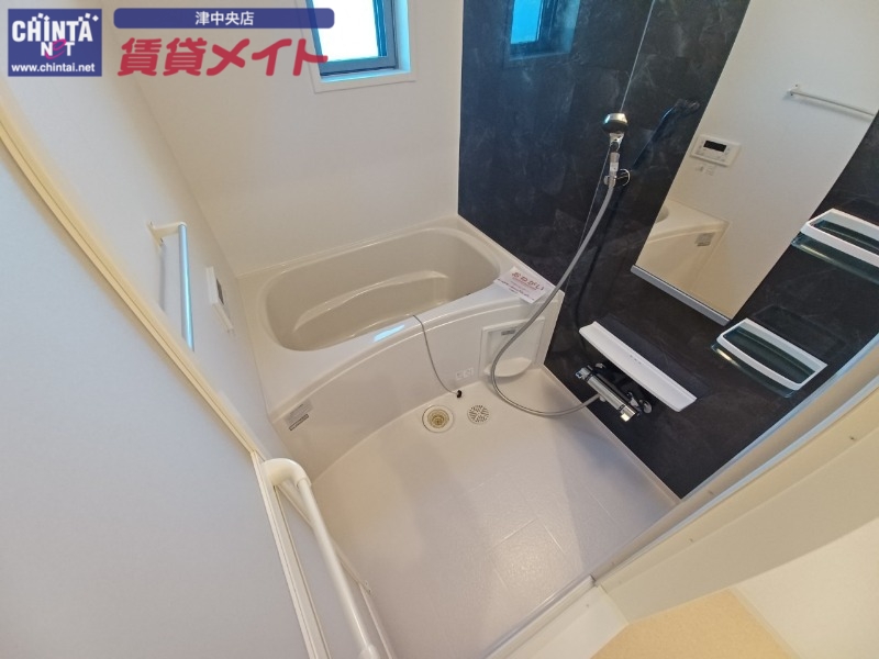 バス・シャワールーム　同型参考写真