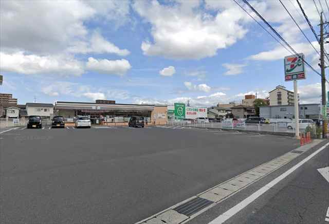 コンビニ　セブンイレブン豊成３丁目店（コンビニ）まで786m