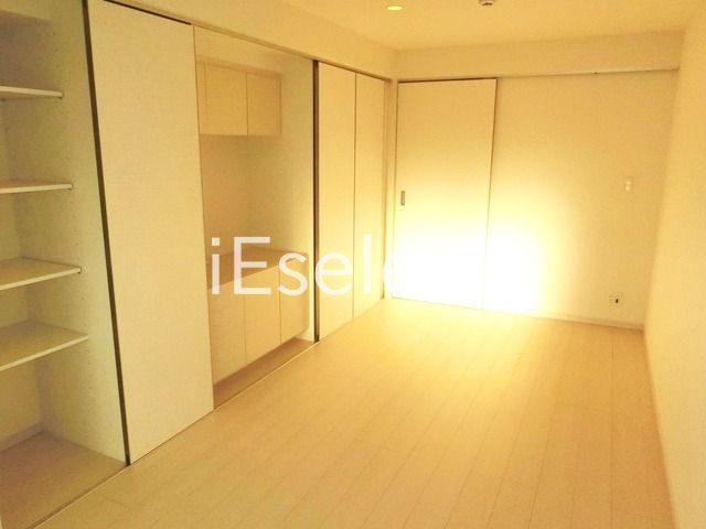 居室・リビング　白を基調としたお部屋です