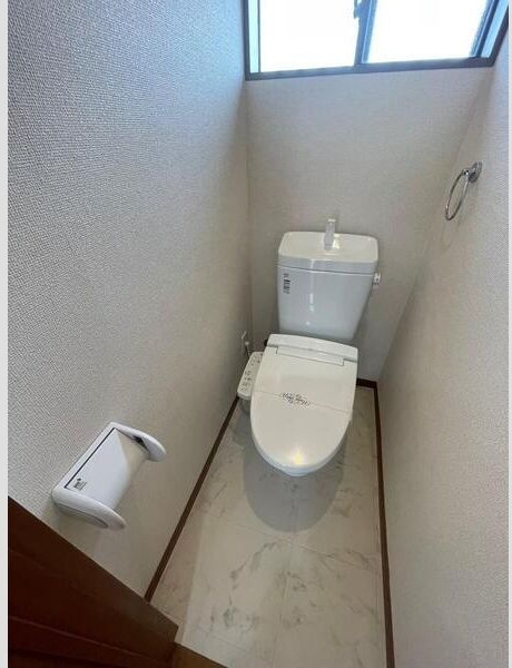 トイレ　清潔感のあるトイレです